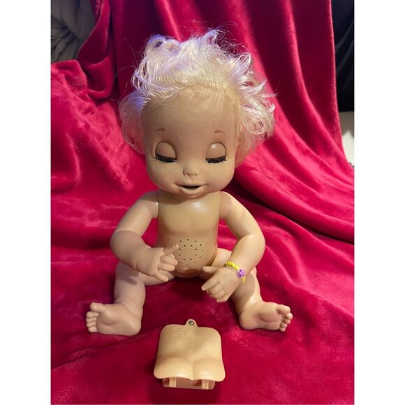 Hasbro 2006 Baby Alive Soft Face Baby Doll No Works - Picture 1 of 7